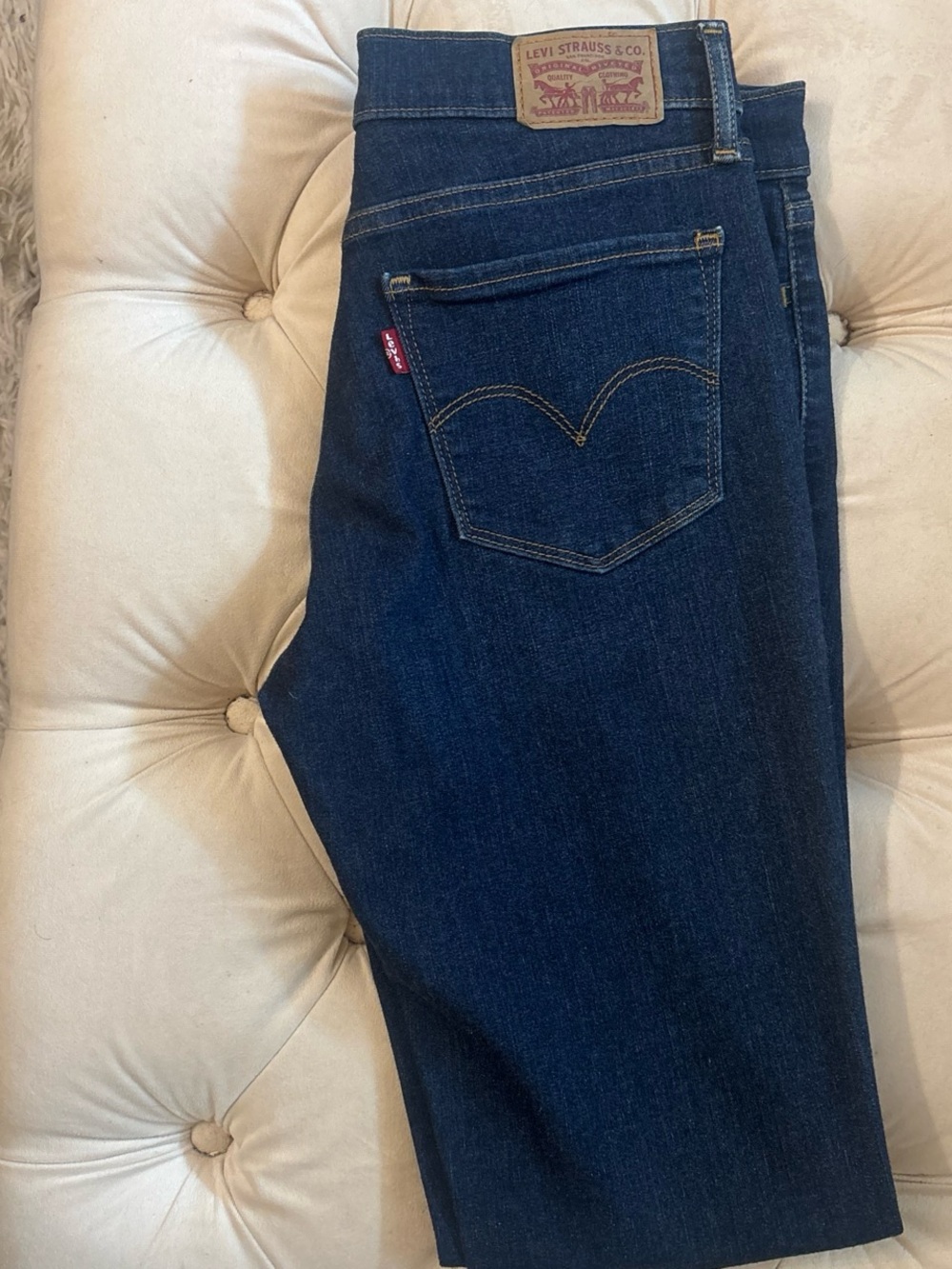 Levi's Dark Blue Denim Jeans with Tan Leather Patch woman’s Size 29
